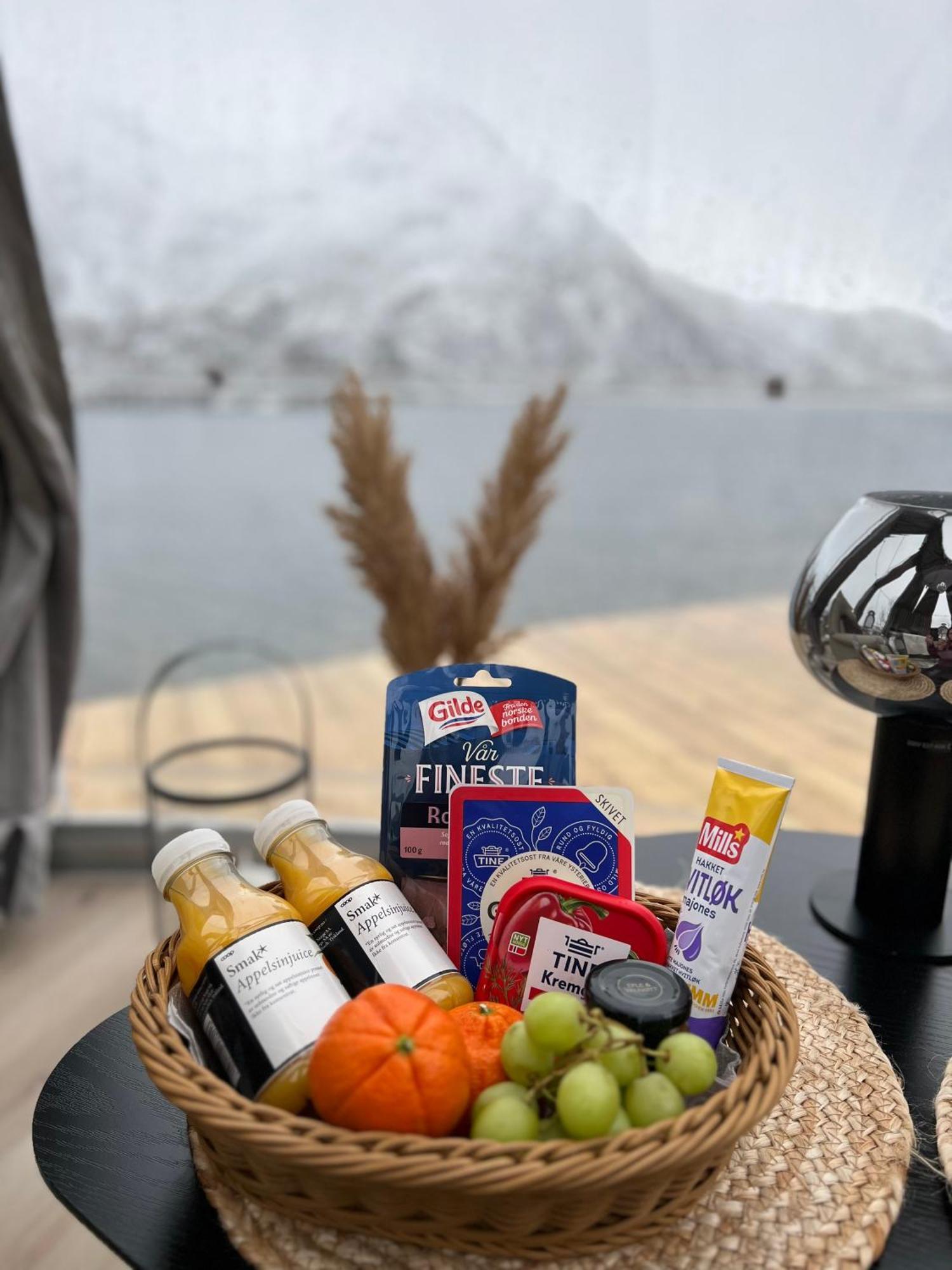 Campo de lujo Lofoten Glampingdome Myrland
